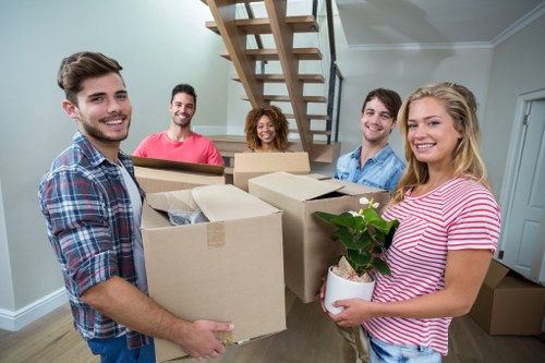 Moving van service for homes and businesses in Bermondsey